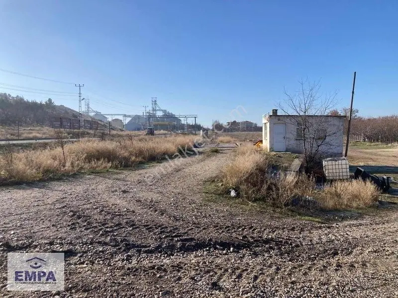 Empa'dan Seyitgazi /afyon Yolu Üzerinde 60 Ton Kantar Ve Depolar — fotoğraf 4
