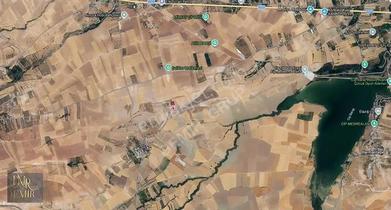 Beşik Köyü'Nde Satılık 3978 M² Manzaralı Tarla