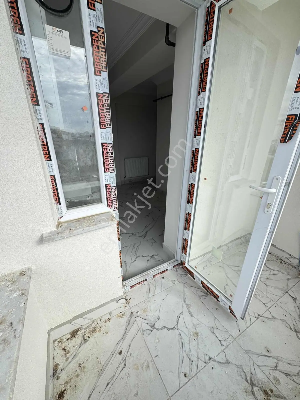 Delfadan Bağlıkta Okullar Bölesinde Satılık 3+1 — fotoğraf 17