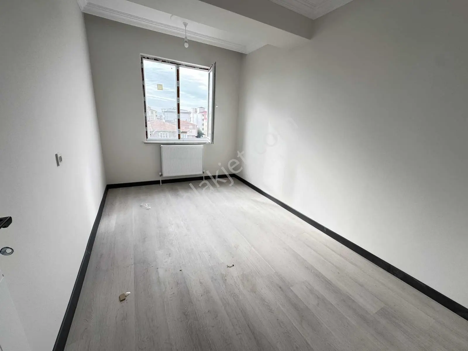 Delfadan Bağlıkta Okullar Bölesinde Satılık 3+1 — fotoğraf 19
