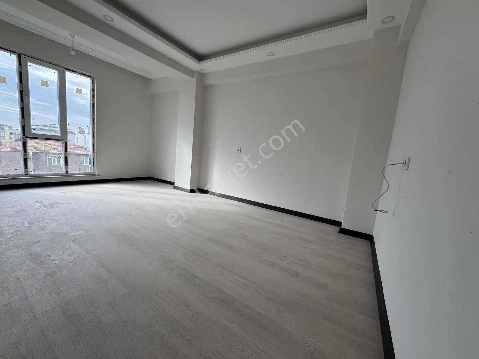 Delfadan Bağlıkta Okullar Bölesinde Satılık 3+1 — fotoğraf 35