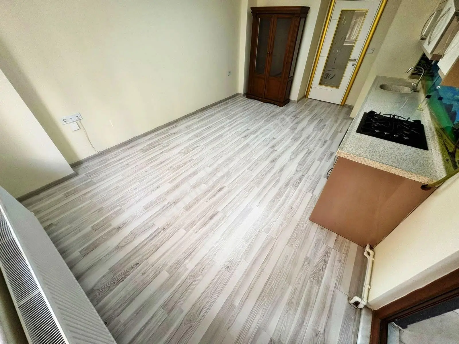 Aktif'ten Akçay'da Satılık Harika Konumlu Doğalgazlı Lüx 1+1 Geniş Daire — fotoğraf 3