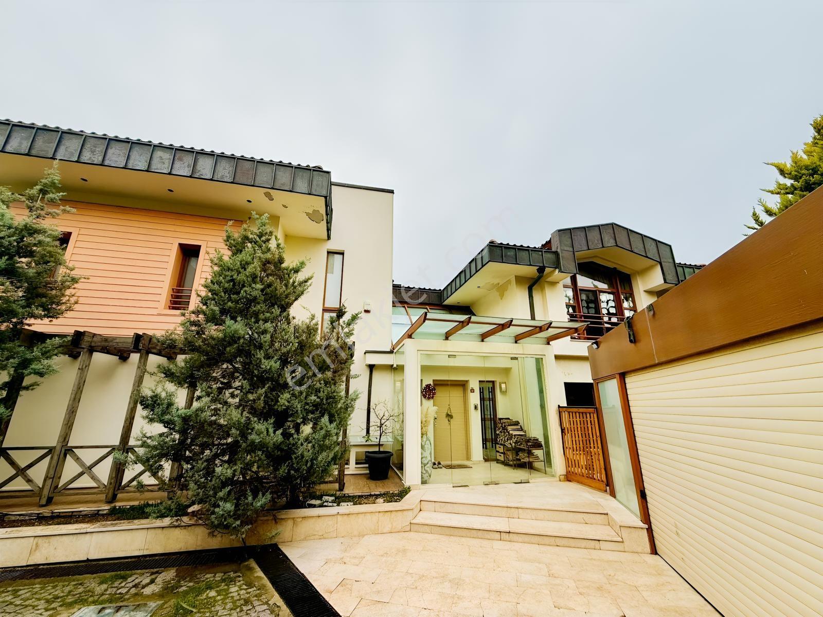Sarıyer Satılık Villa Marenegro Denize Sıfır 8+2 Havuzlu Villa — fotoğraf 11
