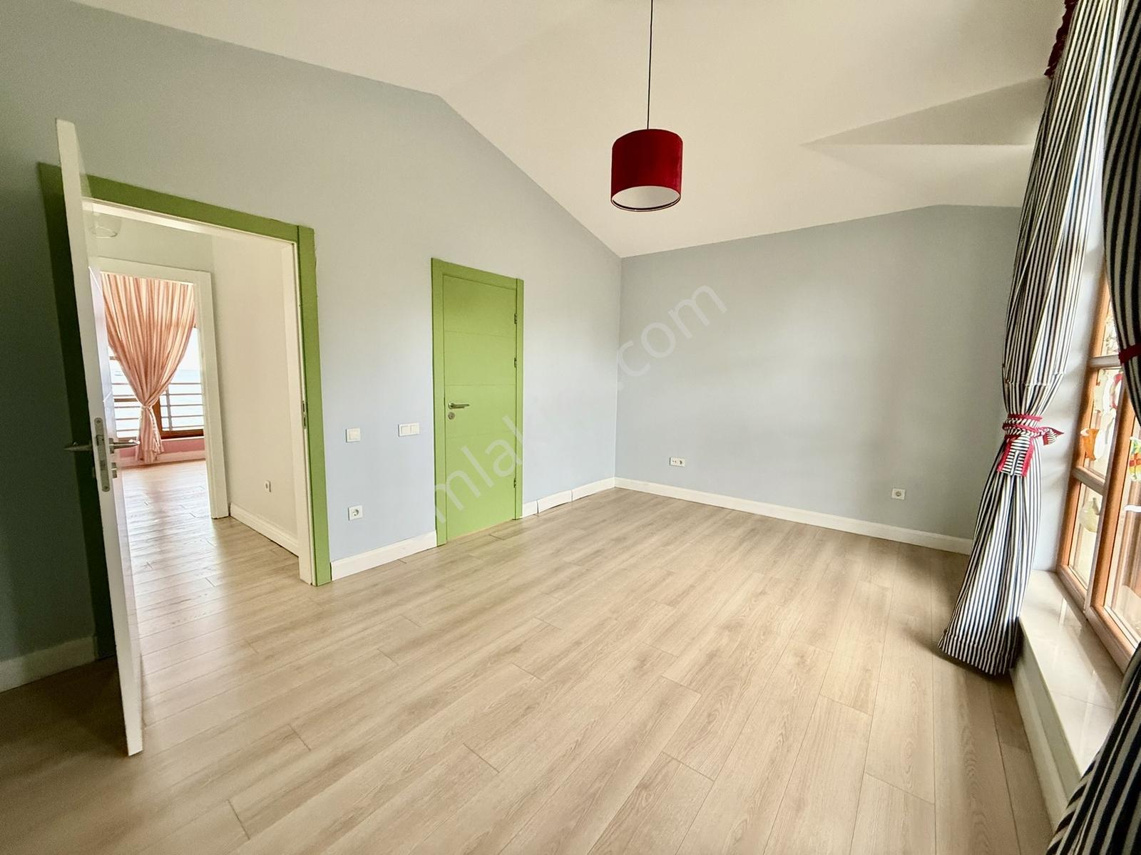 Sarıyer Satılık Villa Marenegro Denize Sıfır 8+2 Havuzlu Villa — fotoğraf 22