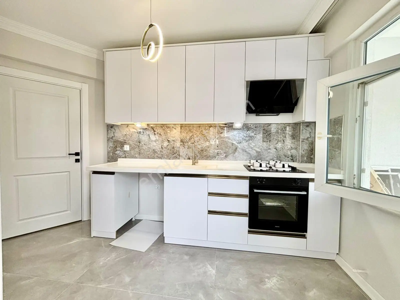 ꧁ay Emlaktan꧂altınkum Doktorlar Sitesi Bölgesinde Denize 500 Mt Arakat Satılık 3+1 Geniş Daire — fotoğraf 4