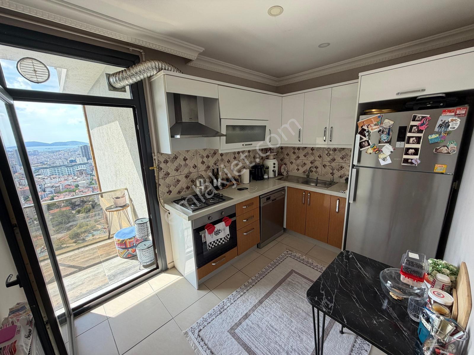 Kartal 'da Lebi Deniz Manzaralı Teraslı 3+1 115 M² Net Site İçi — fotoğraf 5