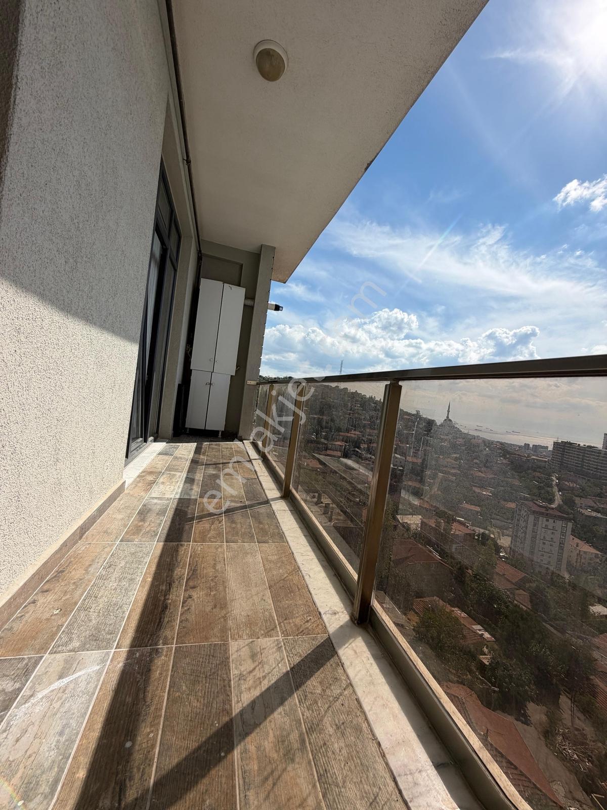 Kartal 'da Lebi Deniz Manzaralı Teraslı 3+1 115 M² Net Site İçi — fotoğraf 7