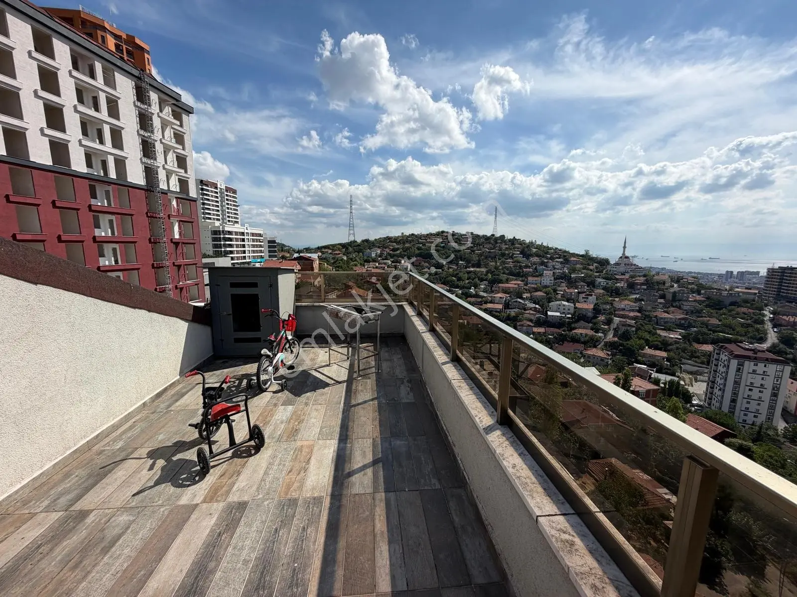 Kartal 'da Lebi Deniz Manzaralı Teraslı 3+1 115 M² Net Site İçi — fotoğraf 24