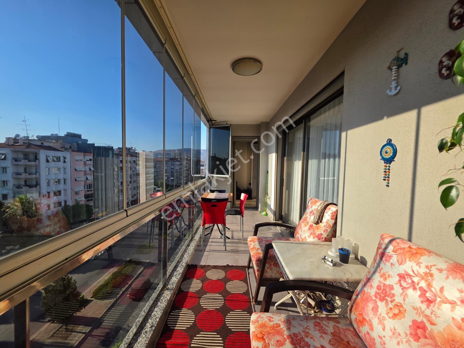 Muga'dan Karşıyaka Bahriye Üçok Bulvarı Üzeri Satılık 3+1 Daire — fotoğraf 13