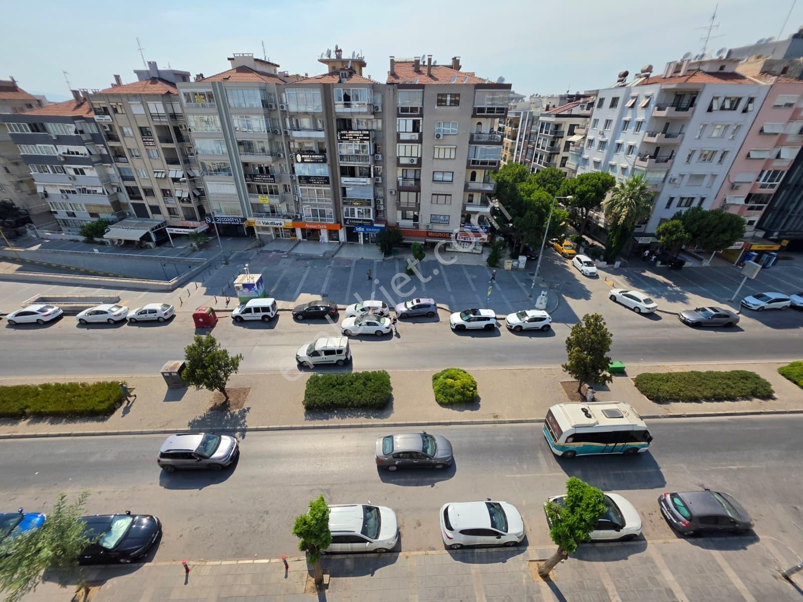Muga'dan Karşıyaka Bahriye Üçok Bulvarı Üzeri Satılık 3+1 Daire — fotoğraf 22