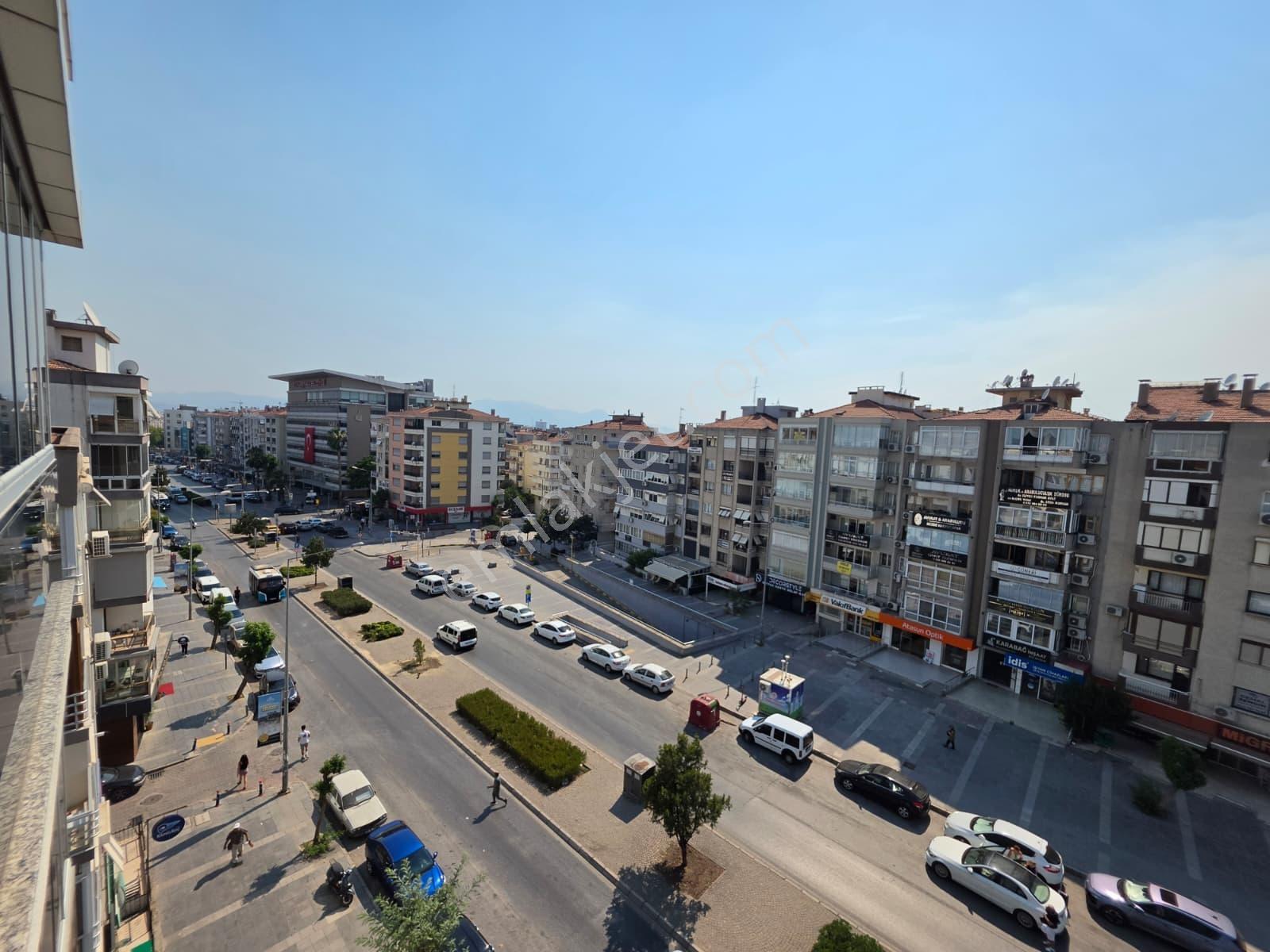 Muga'dan Karşıyaka Bahriye Üçok Bulvarı Üzeri Satılık 3+1 Daire — fotoğraf 23