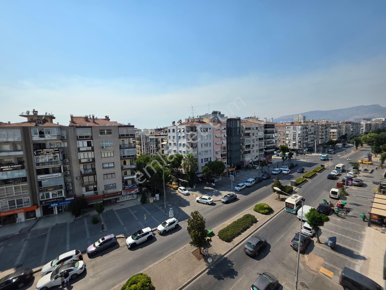 Muga'dan Karşıyaka Bahriye Üçok Bulvarı Üzeri Satılık 3+1 Daire — fotoğraf 24