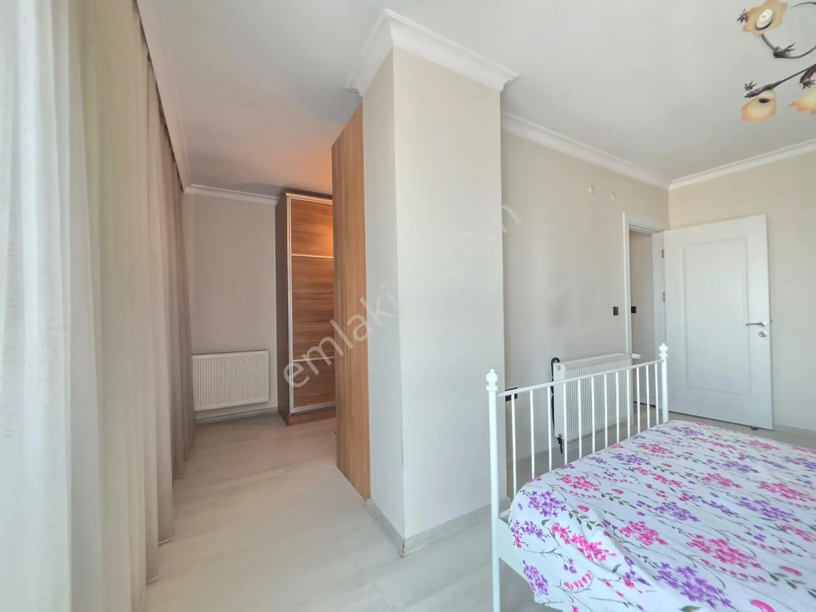 Muga'dan Karşıyaka Bahriye Üçok Bulvarı Üzeri Satılık 3+1 Daire — fotoğraf 32