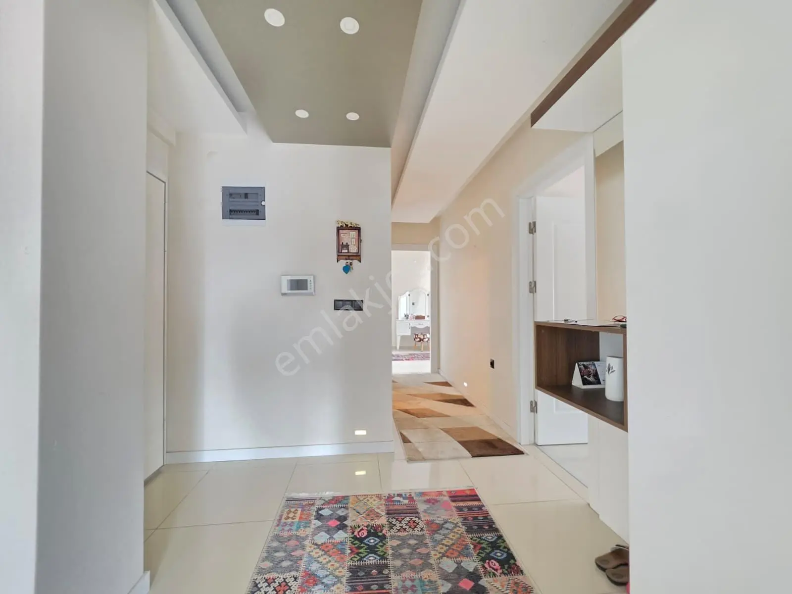 Muga'dan Karşıyaka Bahriye Üçok Bulvarı Üzeri Satılık 3+1 Daire — fotoğraf 49