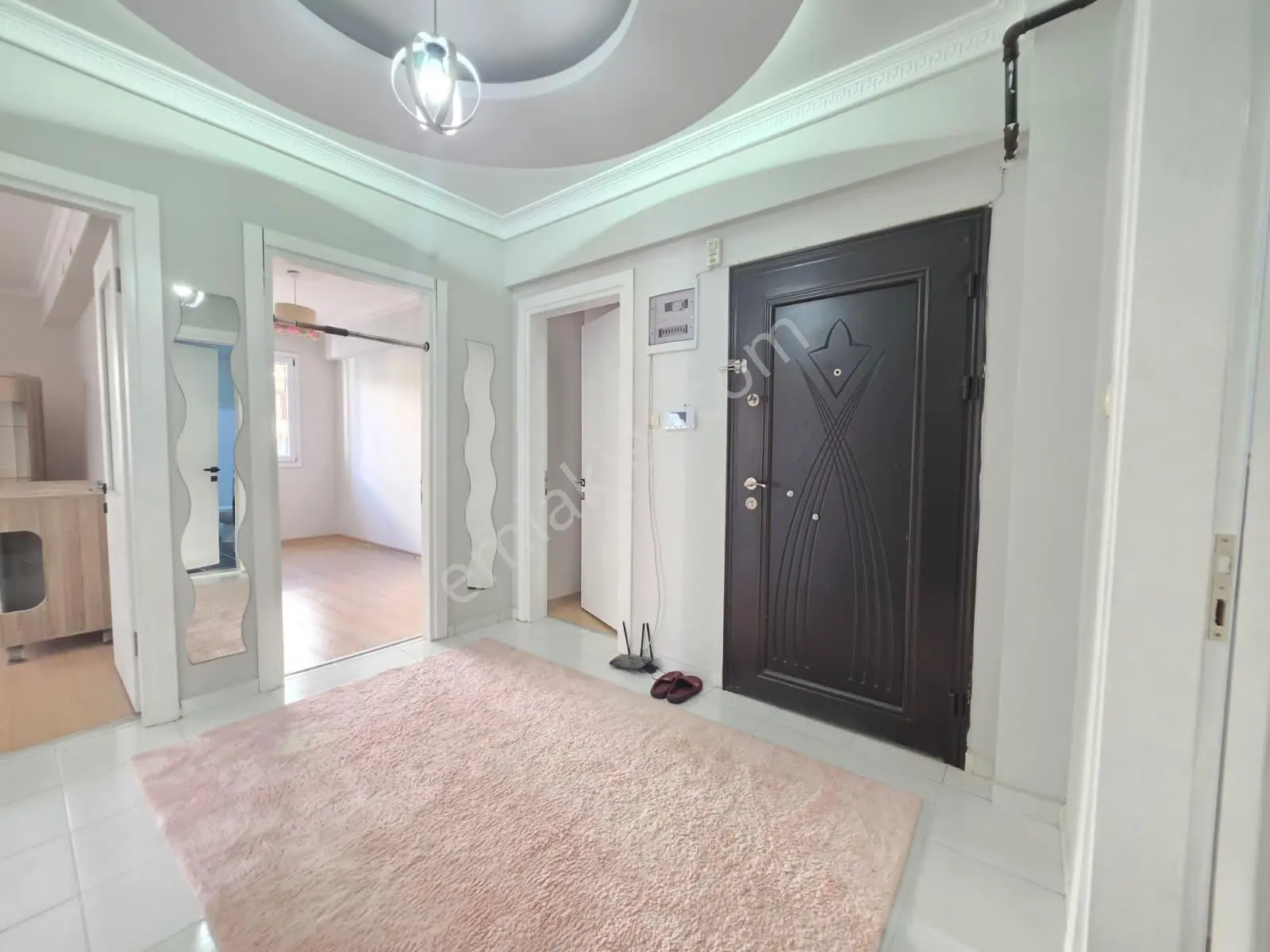 Muga'dan Şemikler Meydanda Merkezi Konumda Satılık 3+1 Daire — fotoğraf 24