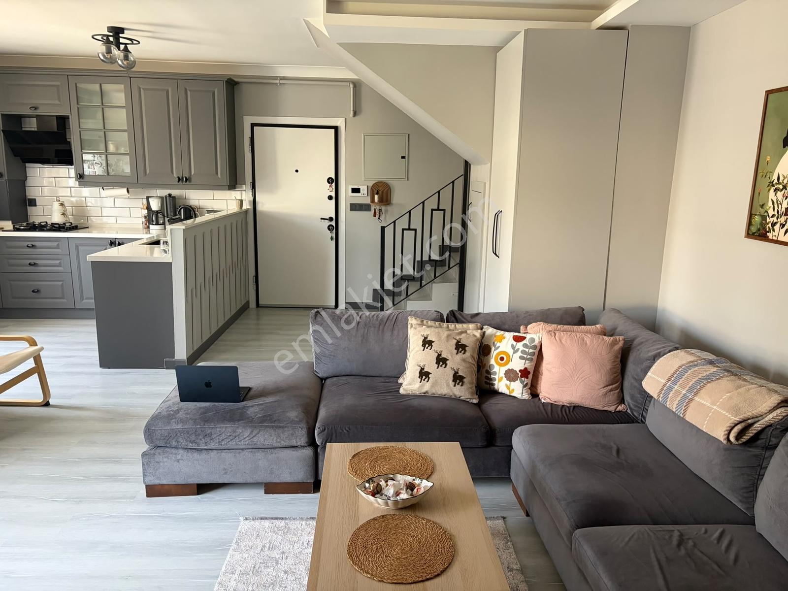 İncek Kızılcaşar Budak Town Arkasında 2+1 Satılık Dubleks Daire — fotoğraf 4