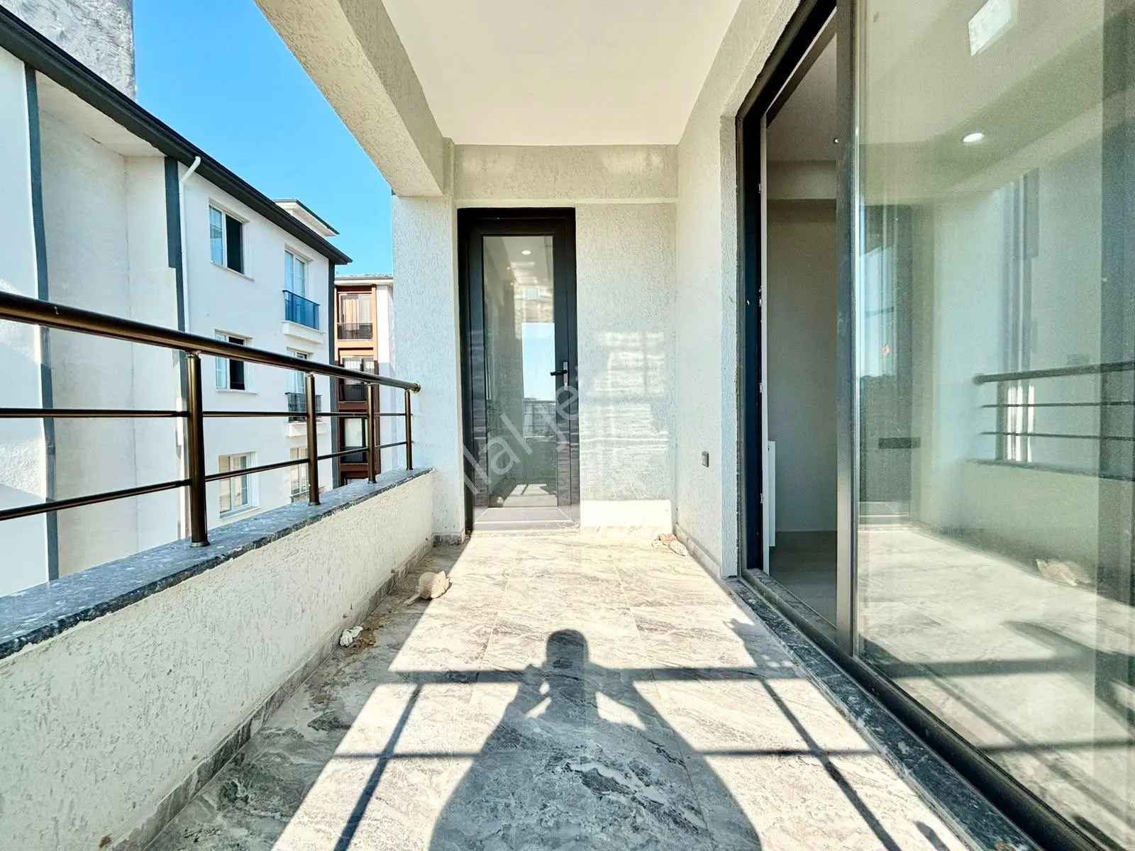 ꧁ay Emlaktan꧂burhaniye Bademalanında Muhteşem Konumlu Arakat Ön Cephe Satılık 1+1 Ultra Lüks Daire — fotoğraf 12
