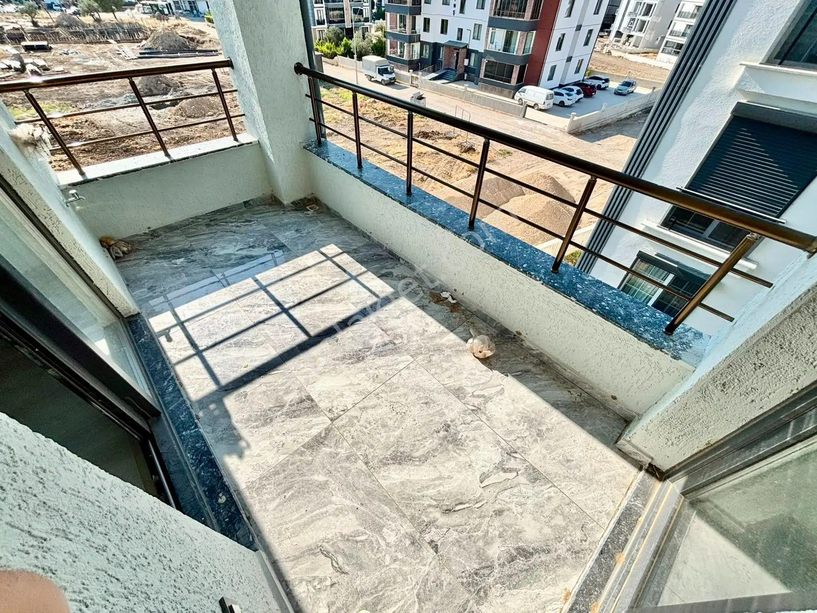 ꧁ay Emlaktan꧂burhaniye Bademalanında Muhteşem Konumlu Arakat Ön Cephe Satılık 1+1 Ultra Lüks Daire — fotoğraf 15