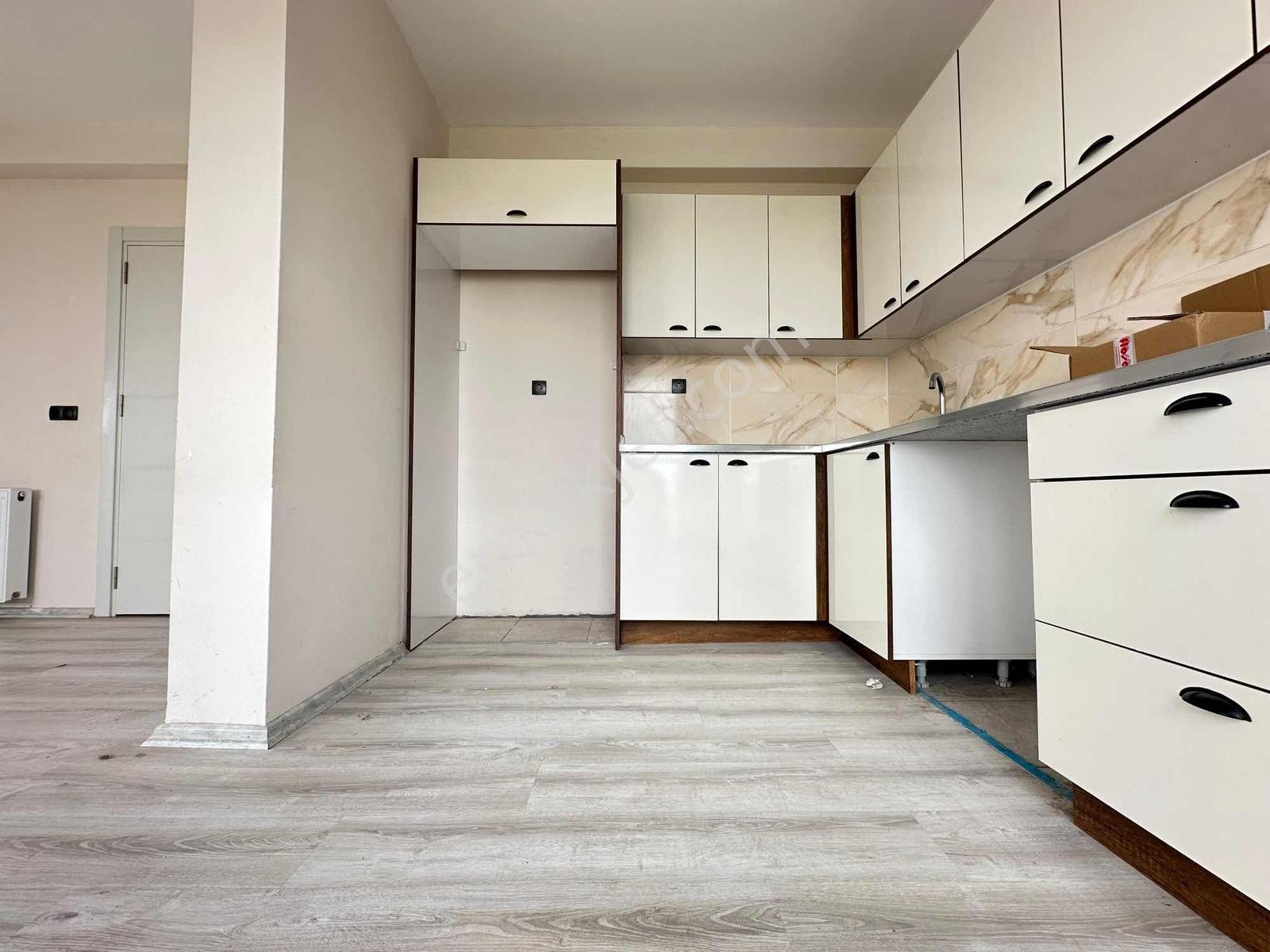 Ra Gayrmenkul Kavaklı Mh Site İçerisi Lüks Sıfır 3+1 — fotoğraf 2