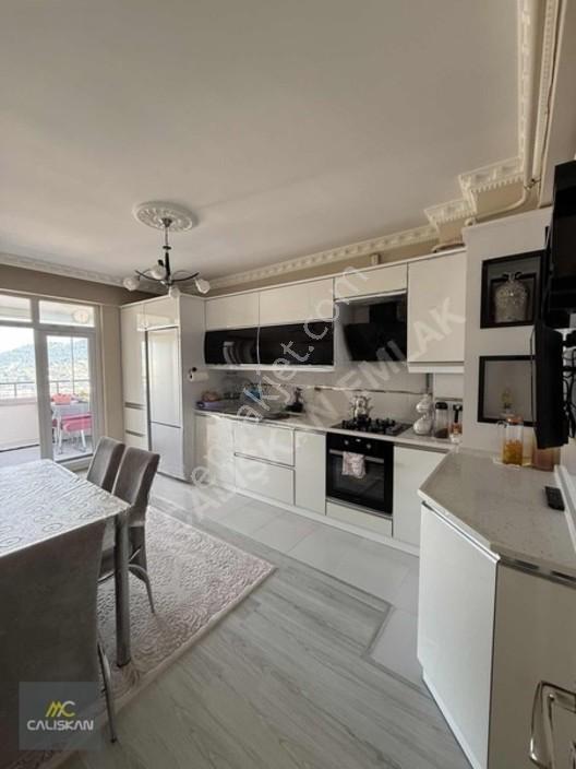 Karaca Sitesi Satılık 4.5+1 — fotoğraf 13