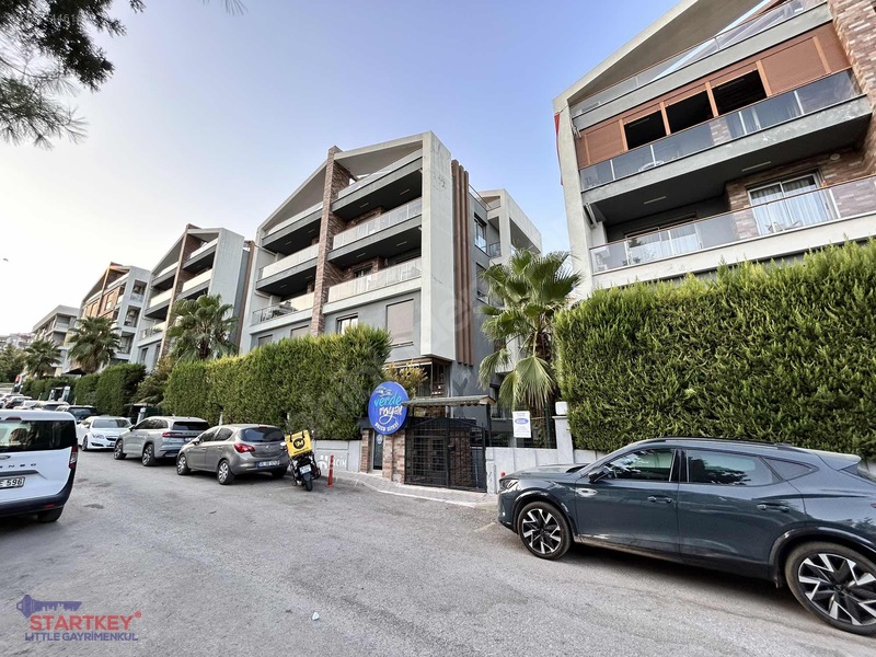 Buca Efeler'de Verde Royal Sitesi'nde Havuzlu 3+1 Dubleks Daire
