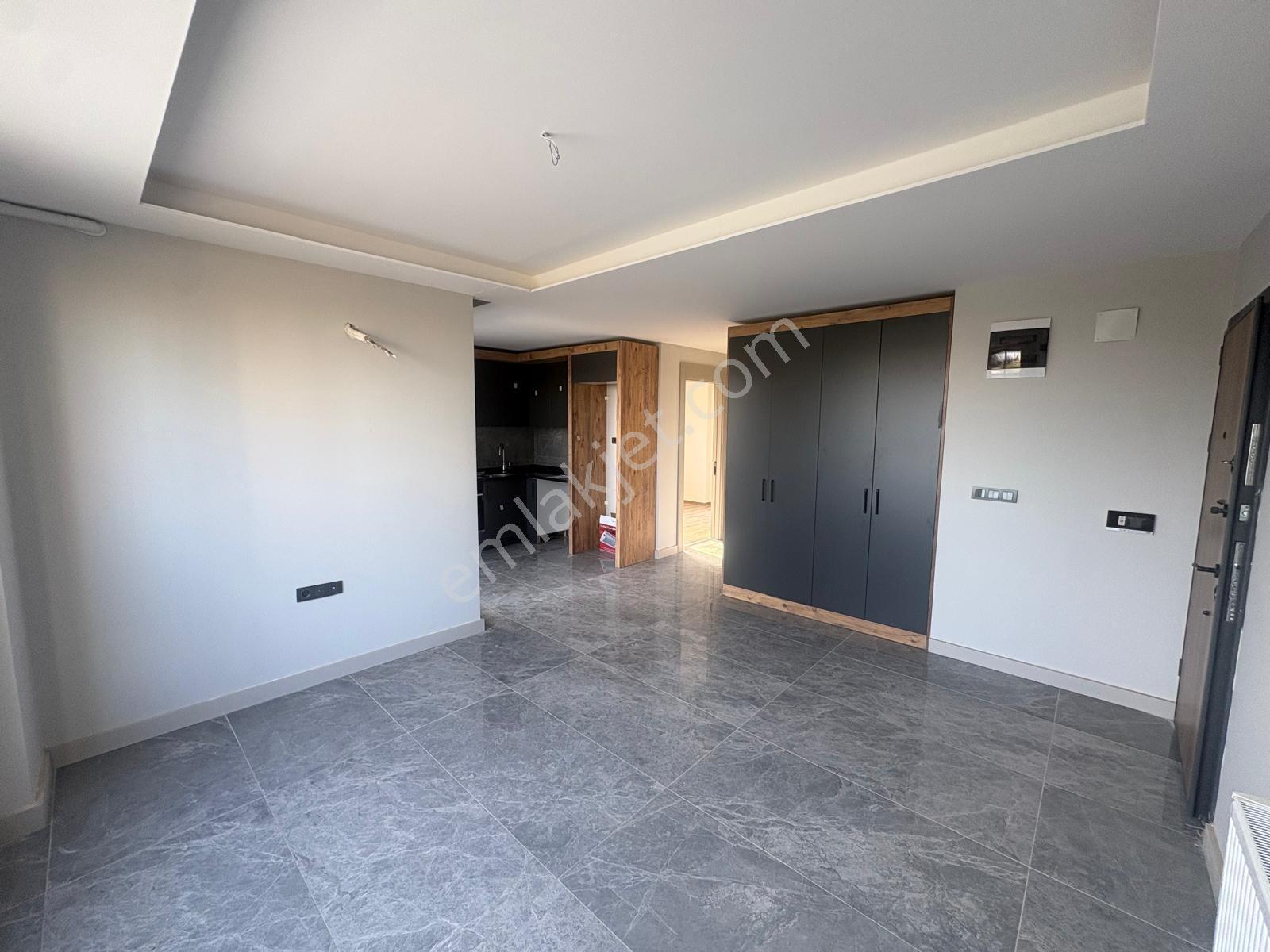 Remax Toros'tan Eski Mezitli'de Satılık Sıfır 2+1 — fotoğraf 3