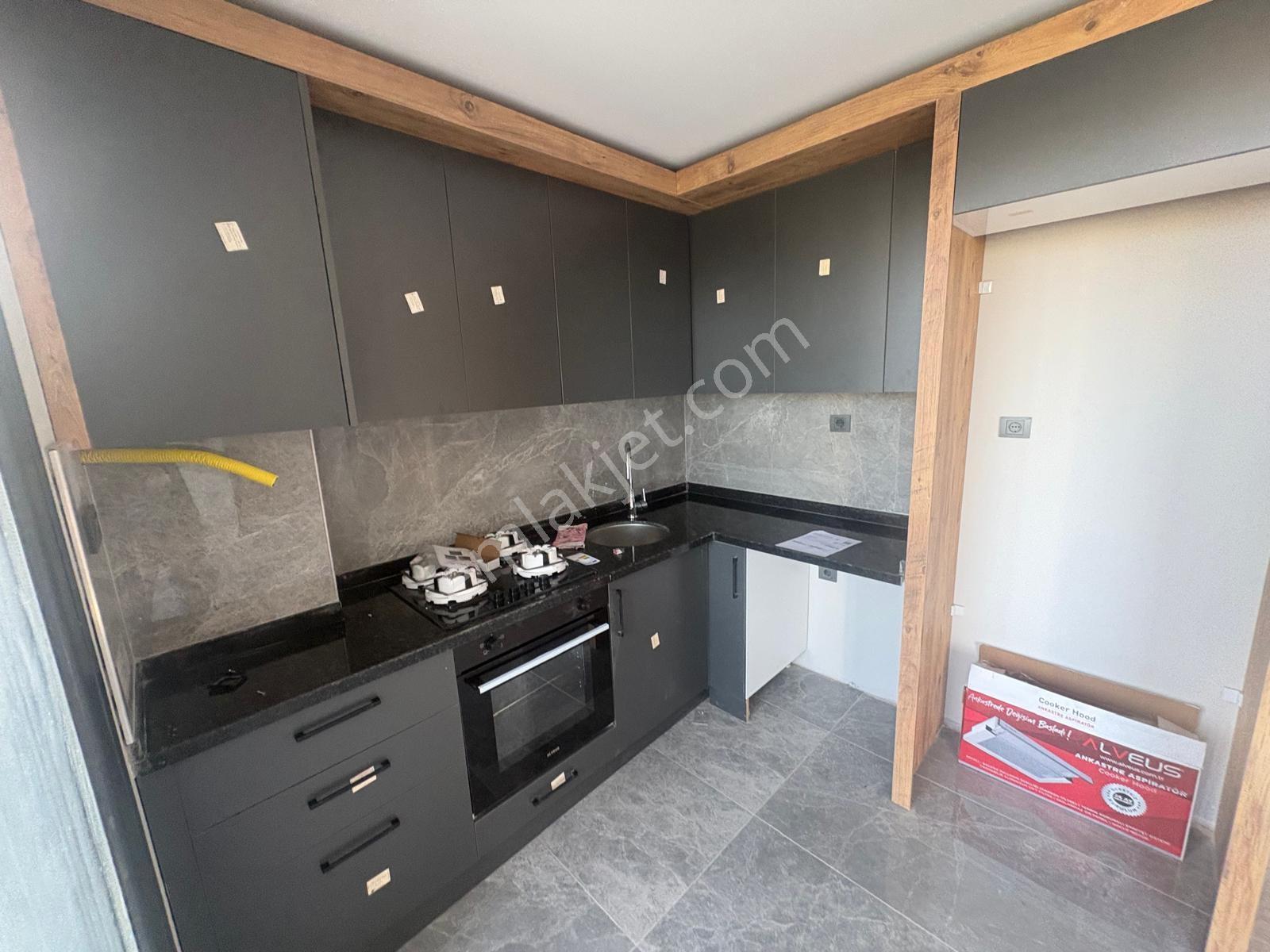 Remax Toros'tan Eski Mezitli'de Satılık Sıfır 2+1 — fotoğraf 7