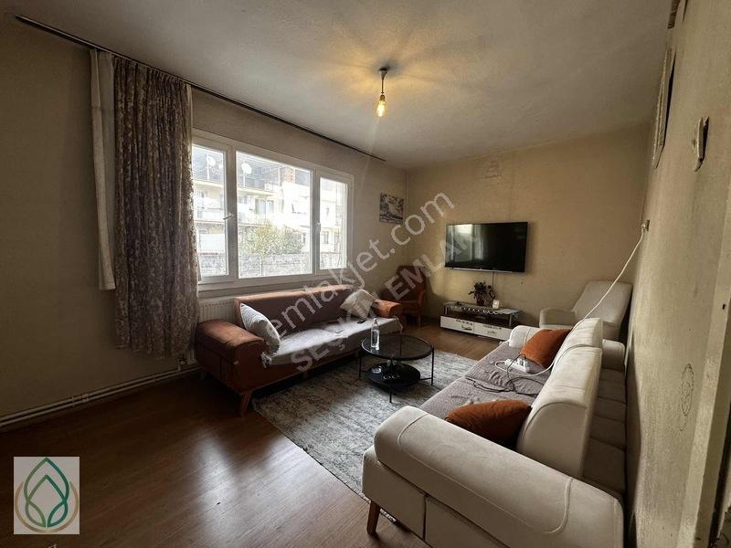 Yeşilovada Satılık 2+1 Geniş Daire