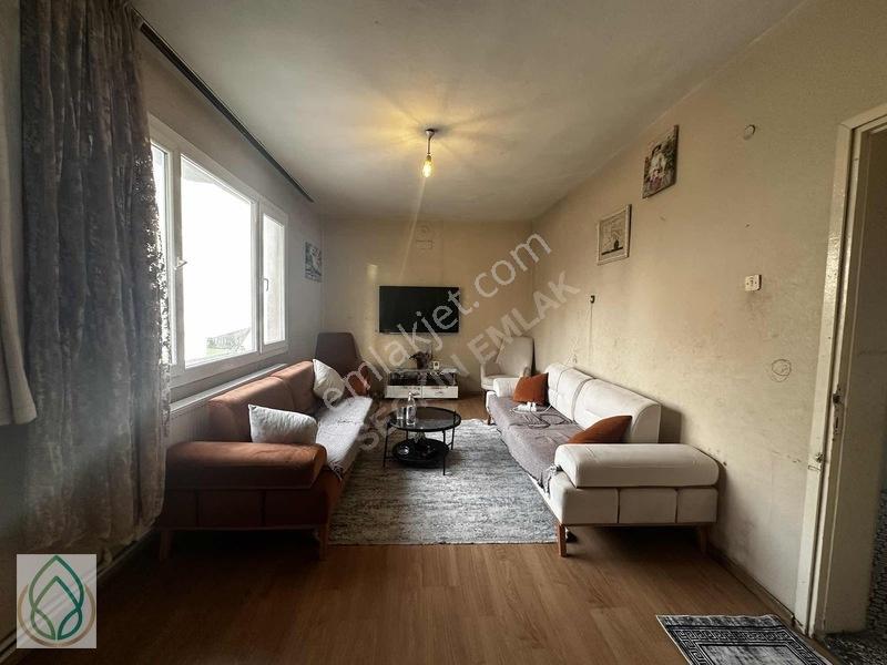 Yeşilovada Satılık 2+1 Geniş Daire — fotoğraf 4