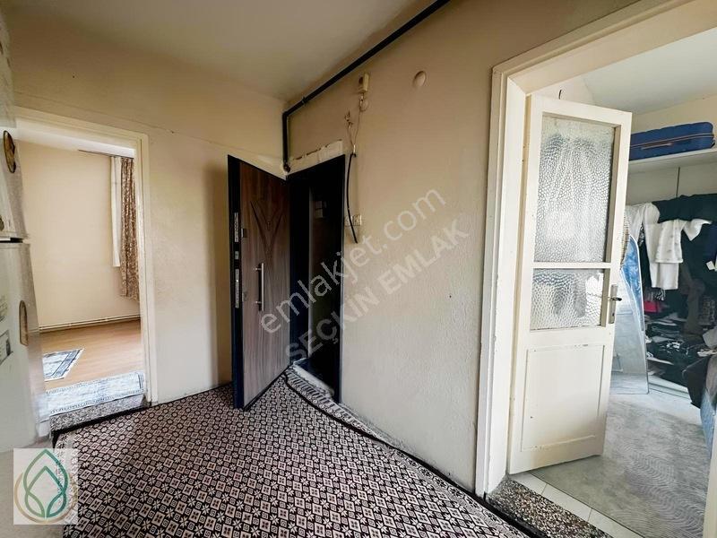 Yeşilovada Satılık 2+1 Geniş Daire — fotoğraf 15