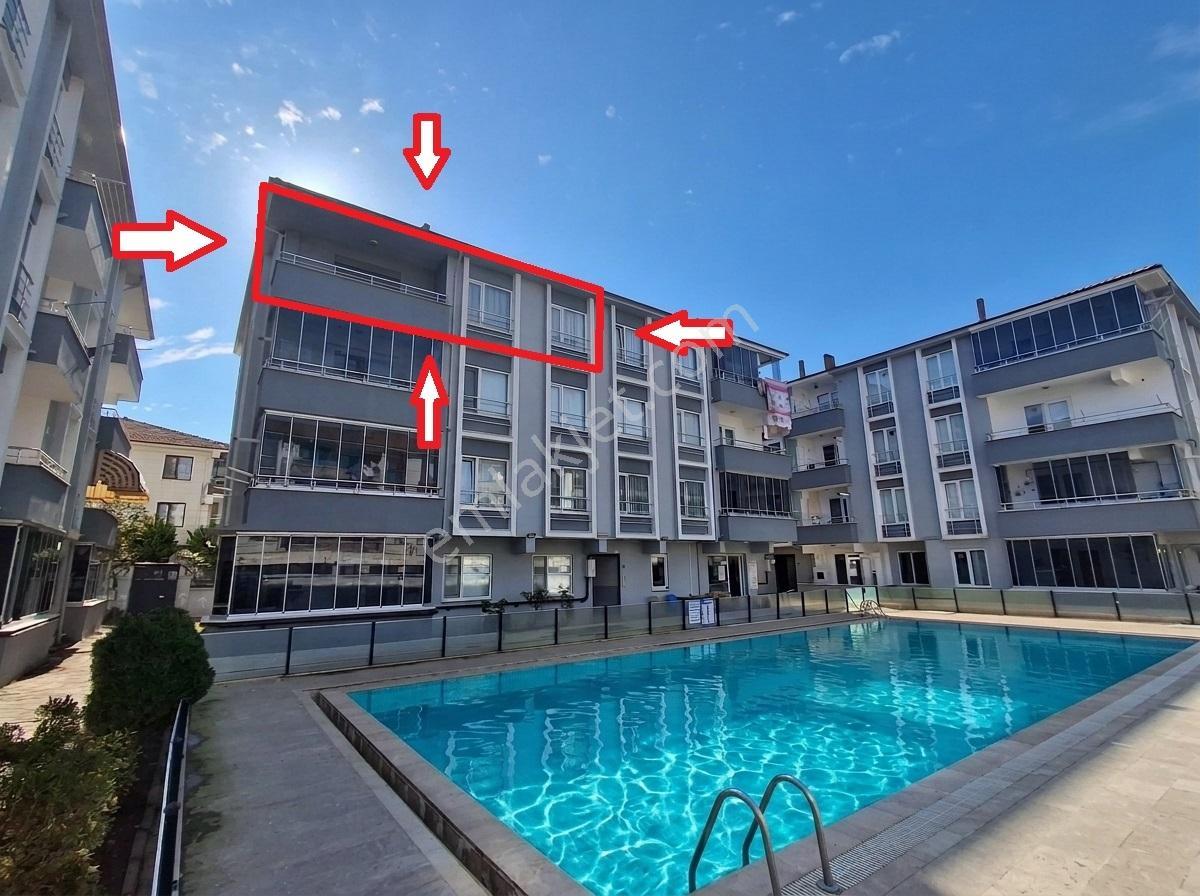 Karasu'da Sahile Yakın Havuzlu Sitede Eşyalı Satılık 2+1 Daire — fotoğraf 2