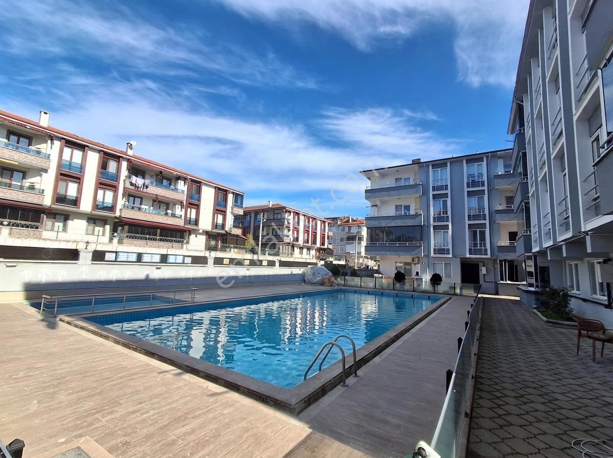 Karasu'da Sahile Yakın Havuzlu Sitede Eşyalı Satılık 2+1 Daire — fotoğraf 3