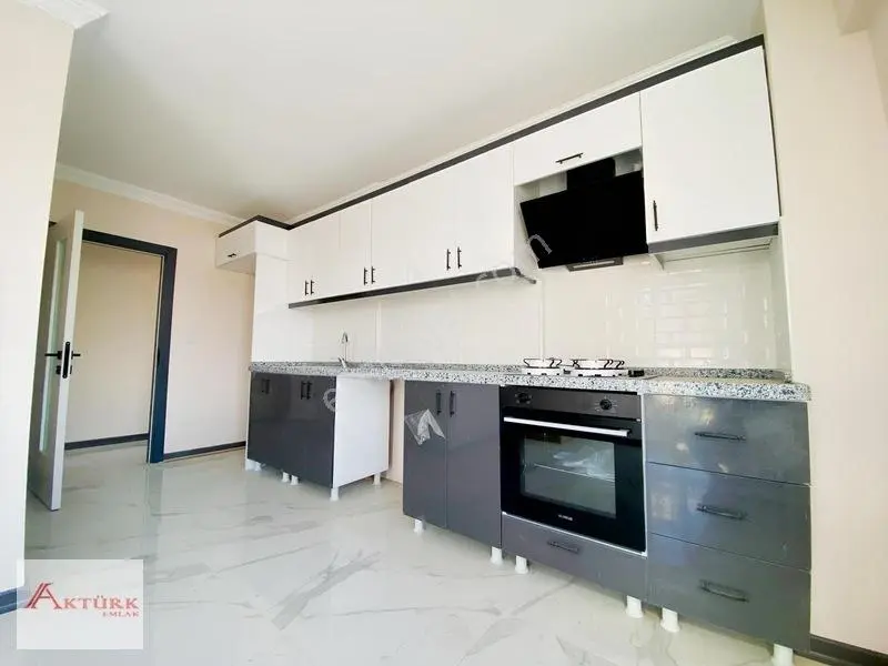 //aktürk Emlak\\kapalı Otopark Asansör İskan Ankastre 130m2daire — fotoğraf 6