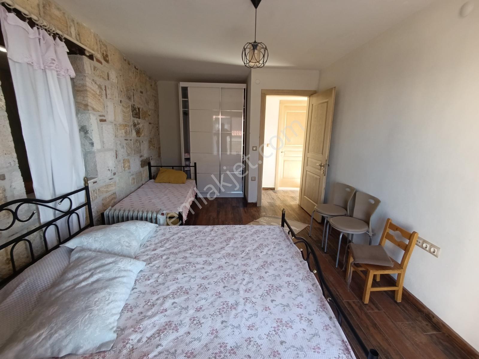 Çandarlı Bimeyko Da Deniz Manzaralı Havuzlu Taş Villa Satılık — fotoğraf 10