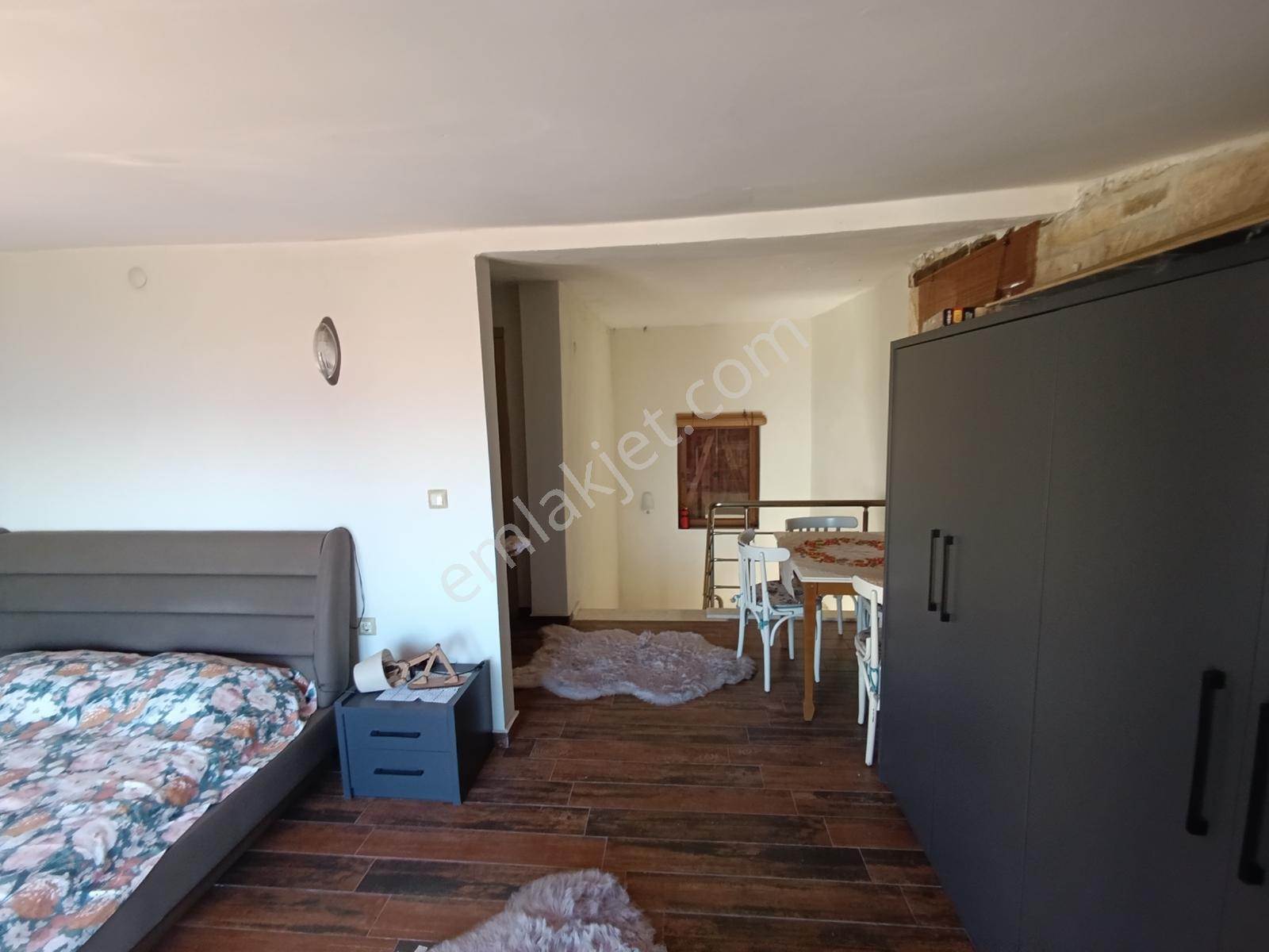 Çandarlı Bimeyko Da Deniz Manzaralı Havuzlu Taş Villa Satılık — fotoğraf 16