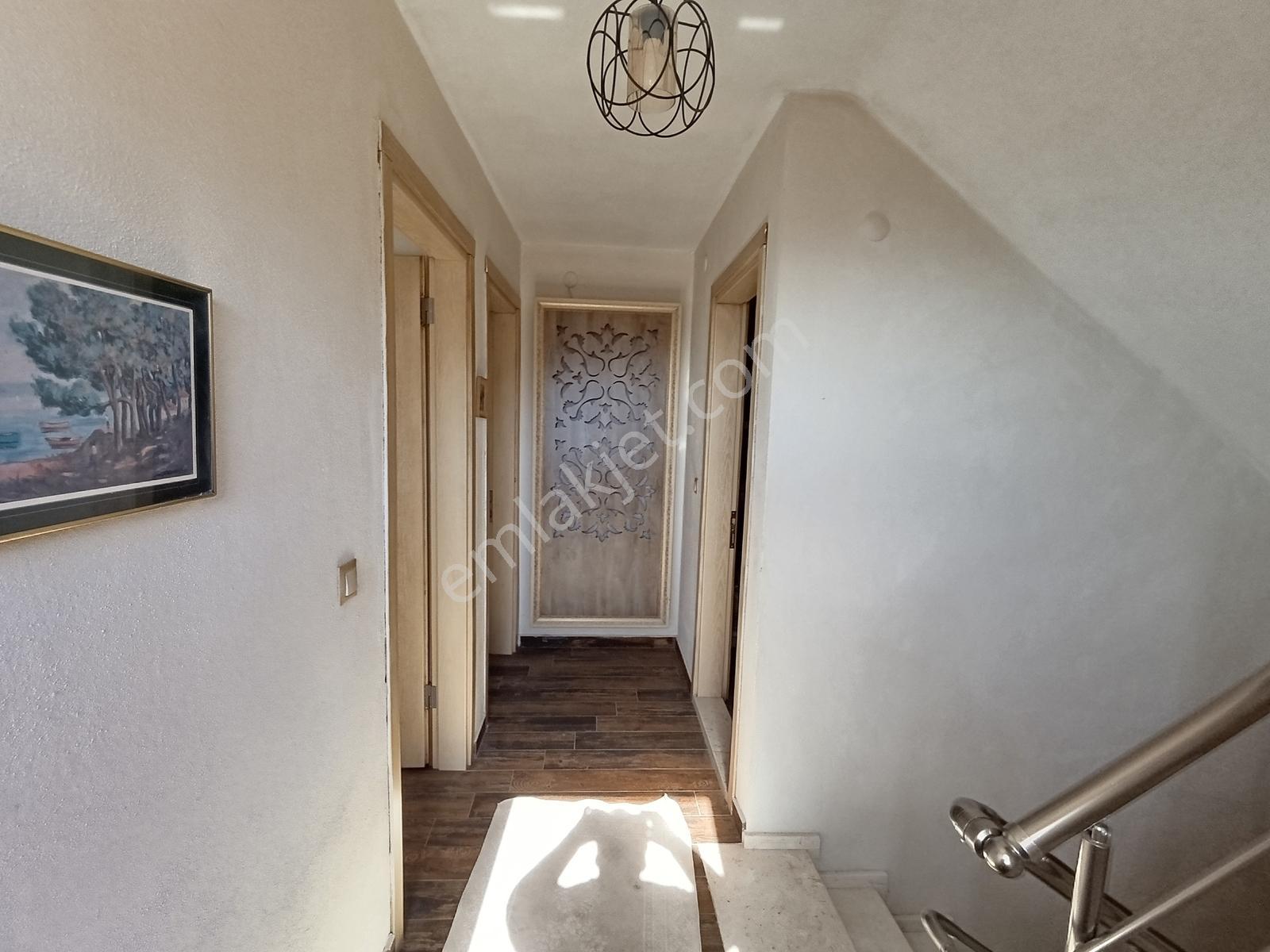 Çandarlı Bimeyko Da Deniz Manzaralı Havuzlu Taş Villa Satılık — fotoğraf 24