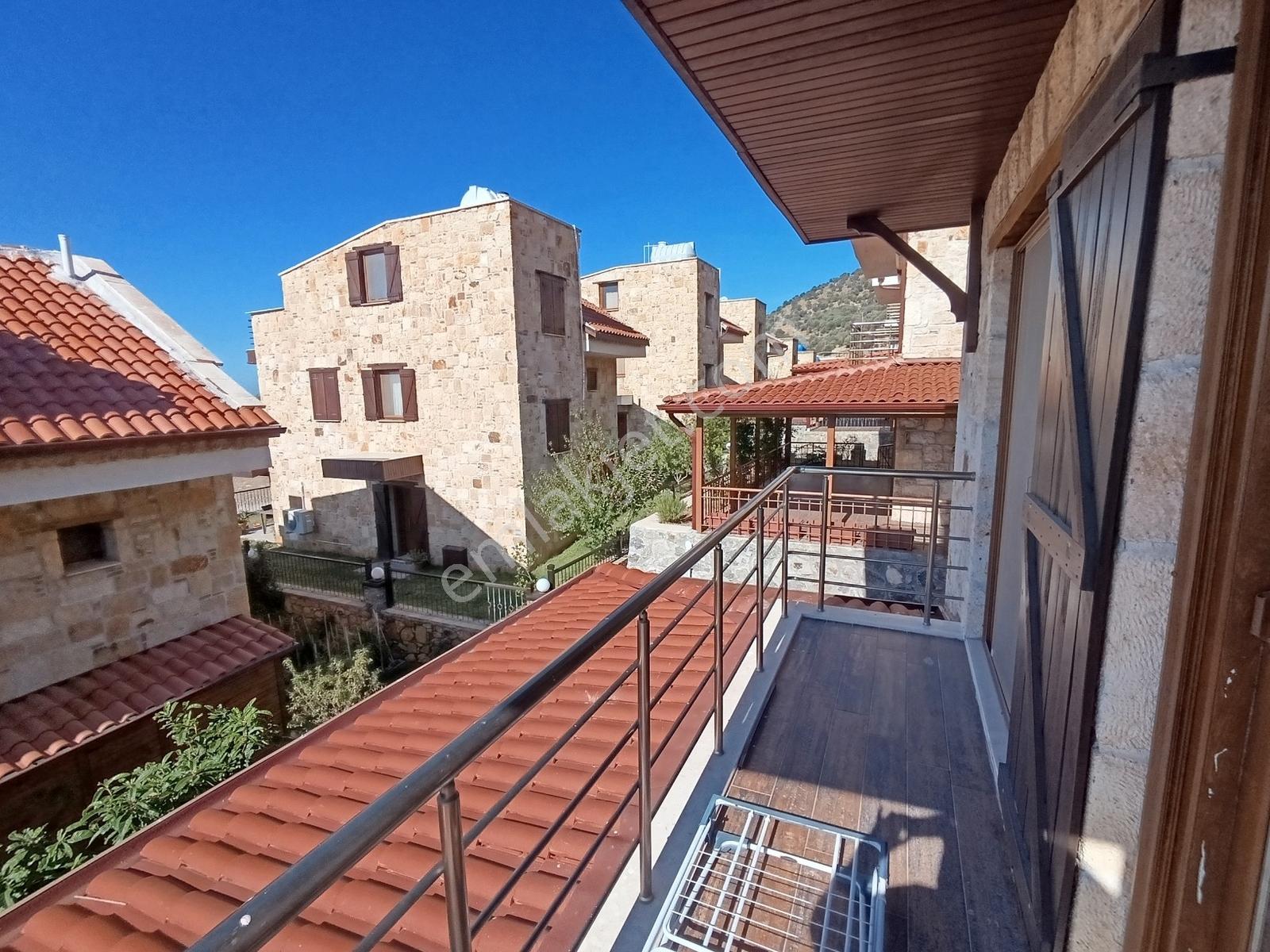 Çandarlı Bimeyko Da Deniz Manzaralı Havuzlu Taş Villa Satılık — fotoğraf 25