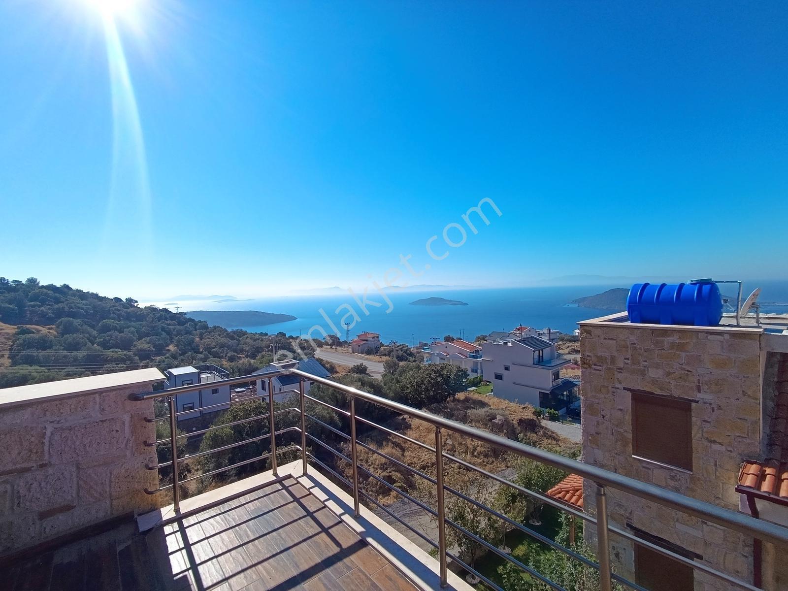 Çandarlı Bimeyko Da Deniz Manzaralı Havuzlu Taş Villa Satılık — fotoğraf 26