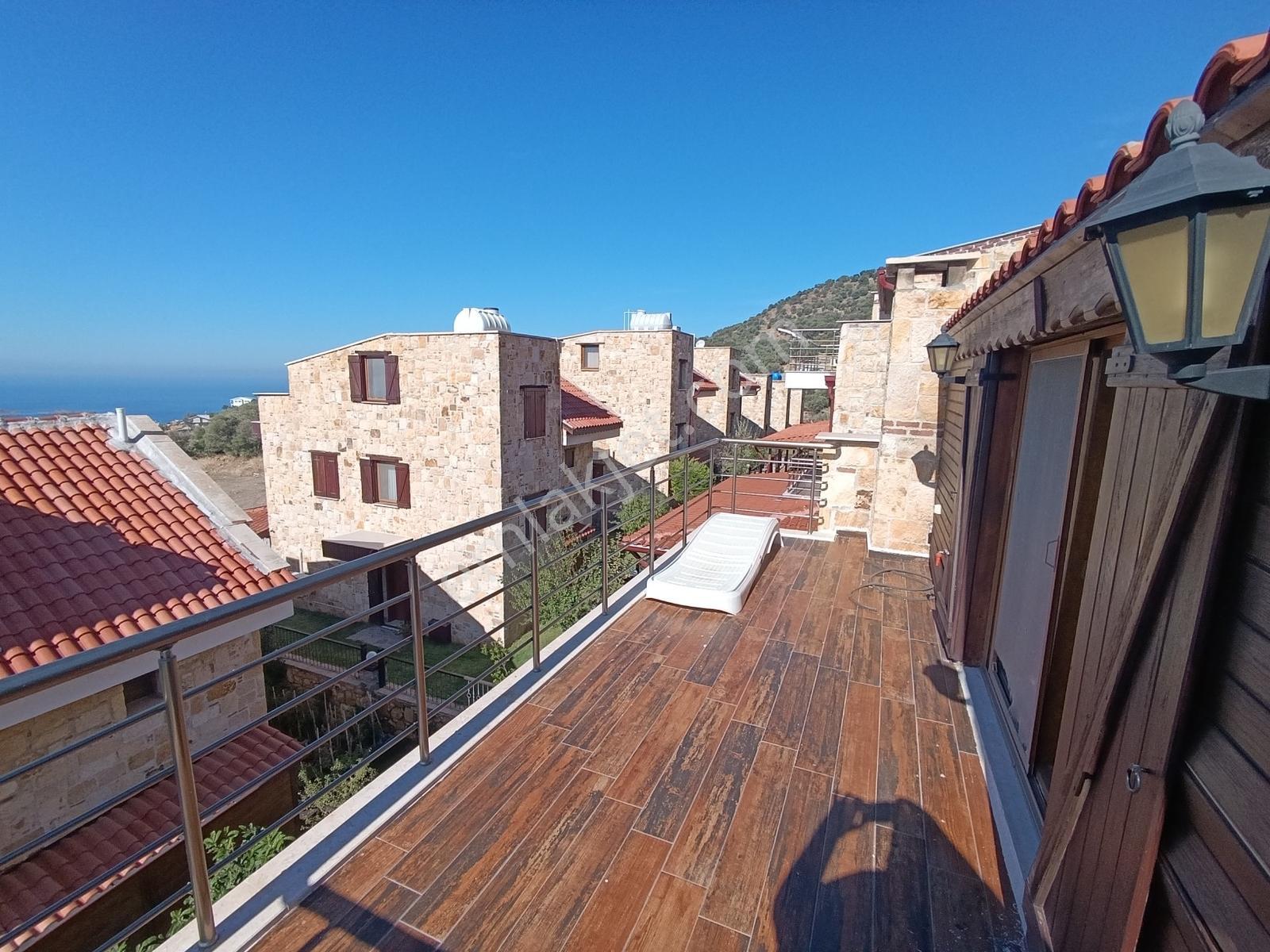 Çandarlı Bimeyko Da Deniz Manzaralı Havuzlu Taş Villa Satılık — fotoğraf 28
