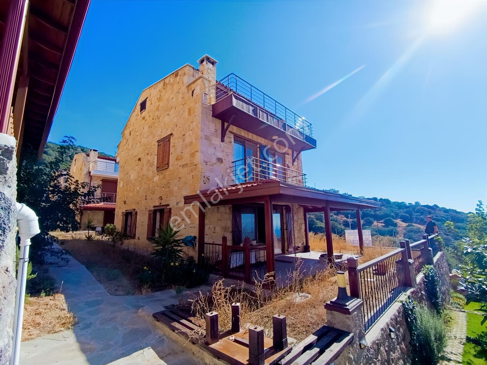 Çandarlı Bimeyko Da Deniz Manzaralı Havuzlu Taş Villa Satılık — fotoğraf 29
