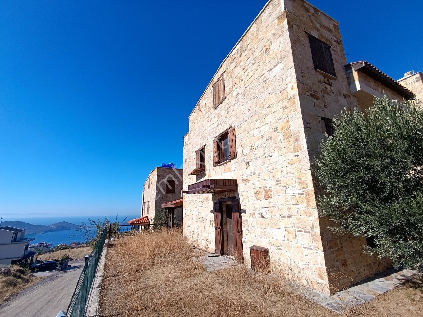 Çandarlı Bimeyko Da Deniz Manzaralı Havuzlu Taş Villa Satılık — fotoğraf 30