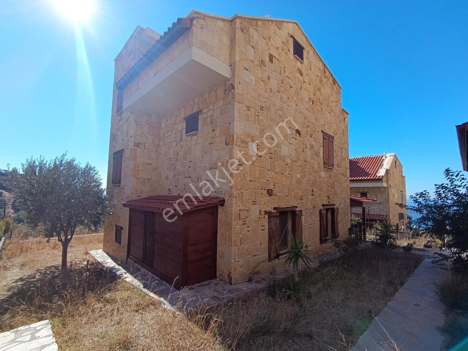 Çandarlı Bimeyko Da Deniz Manzaralı Havuzlu Taş Villa Satılık — fotoğraf 31