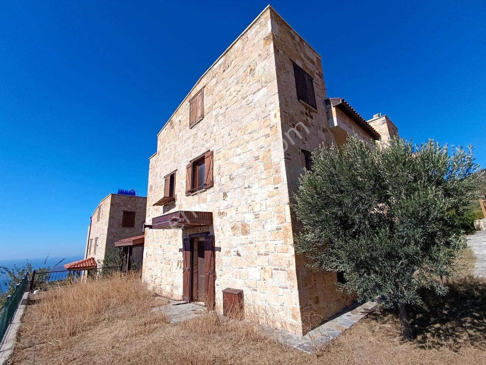 Çandarlı Bimeyko Da Deniz Manzaralı Havuzlu Taş Villa Satılık — fotoğraf 32