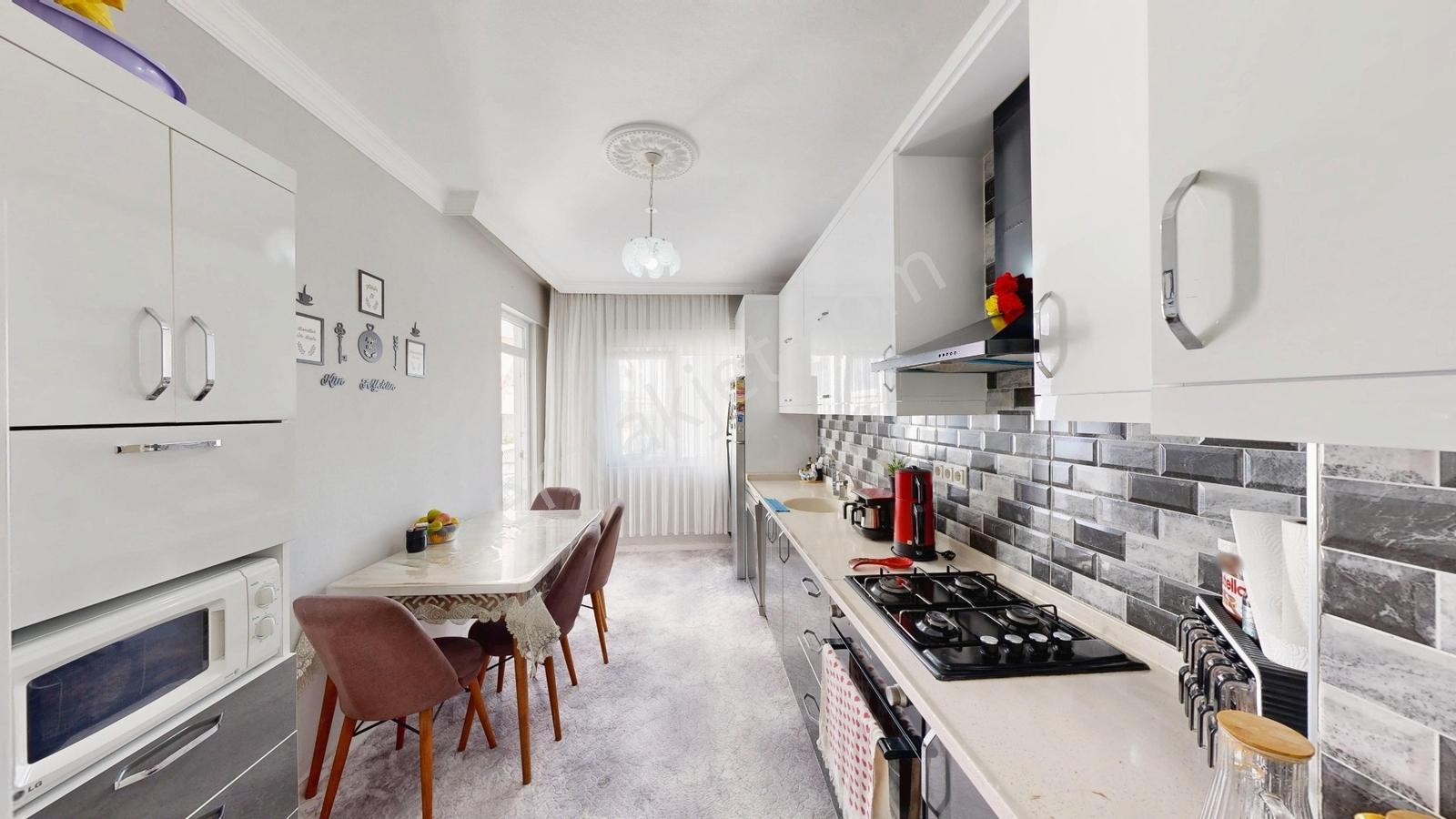 Aktoprak Mahallesinde Site İçerisinde 3+1 Katta Önü Açık Daire — fotoğraf 11