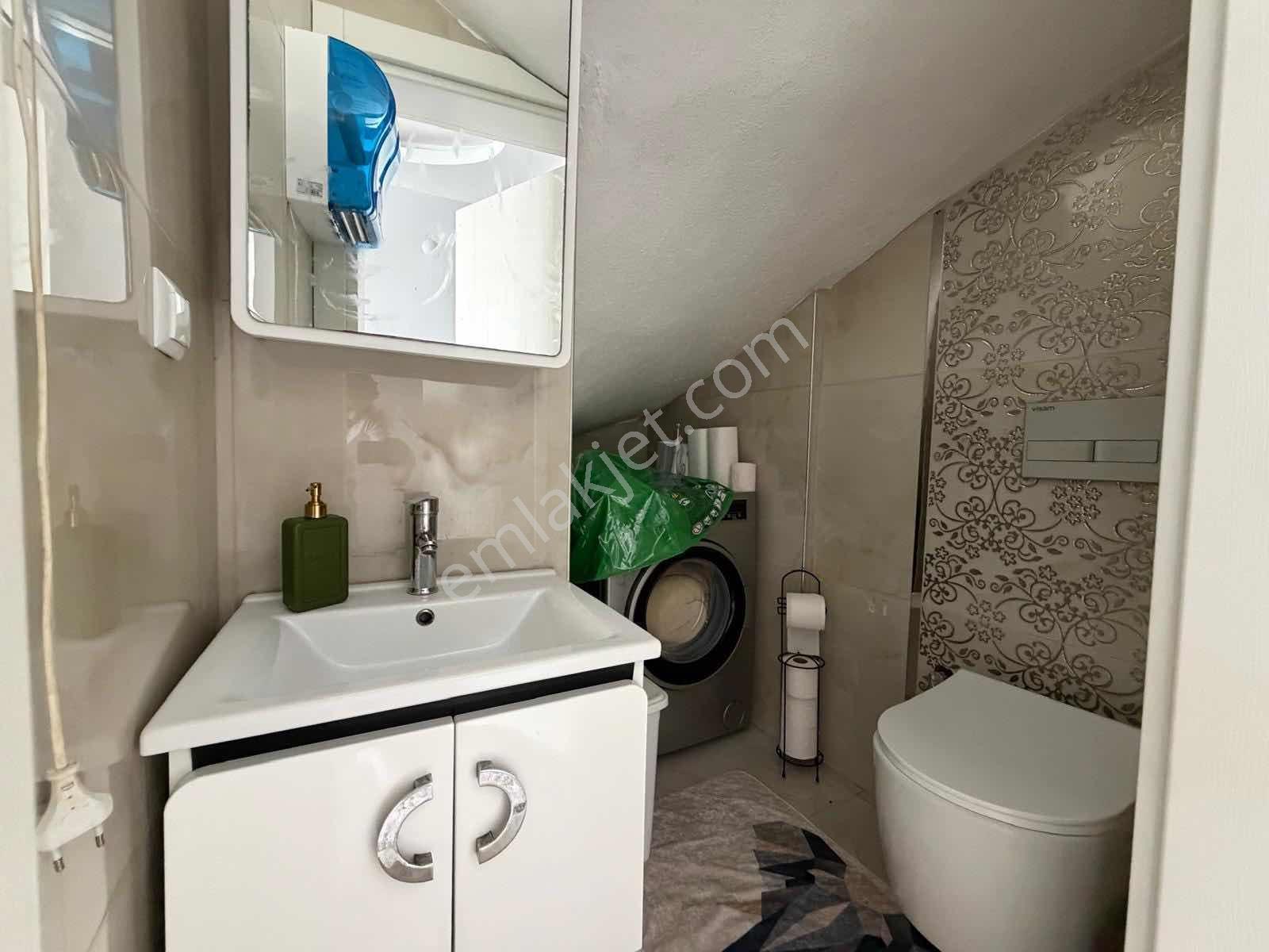 Seferihisar Cumhuriyet Mahallesinde Havuzlu 3+1 Villa — fotoğraf 3