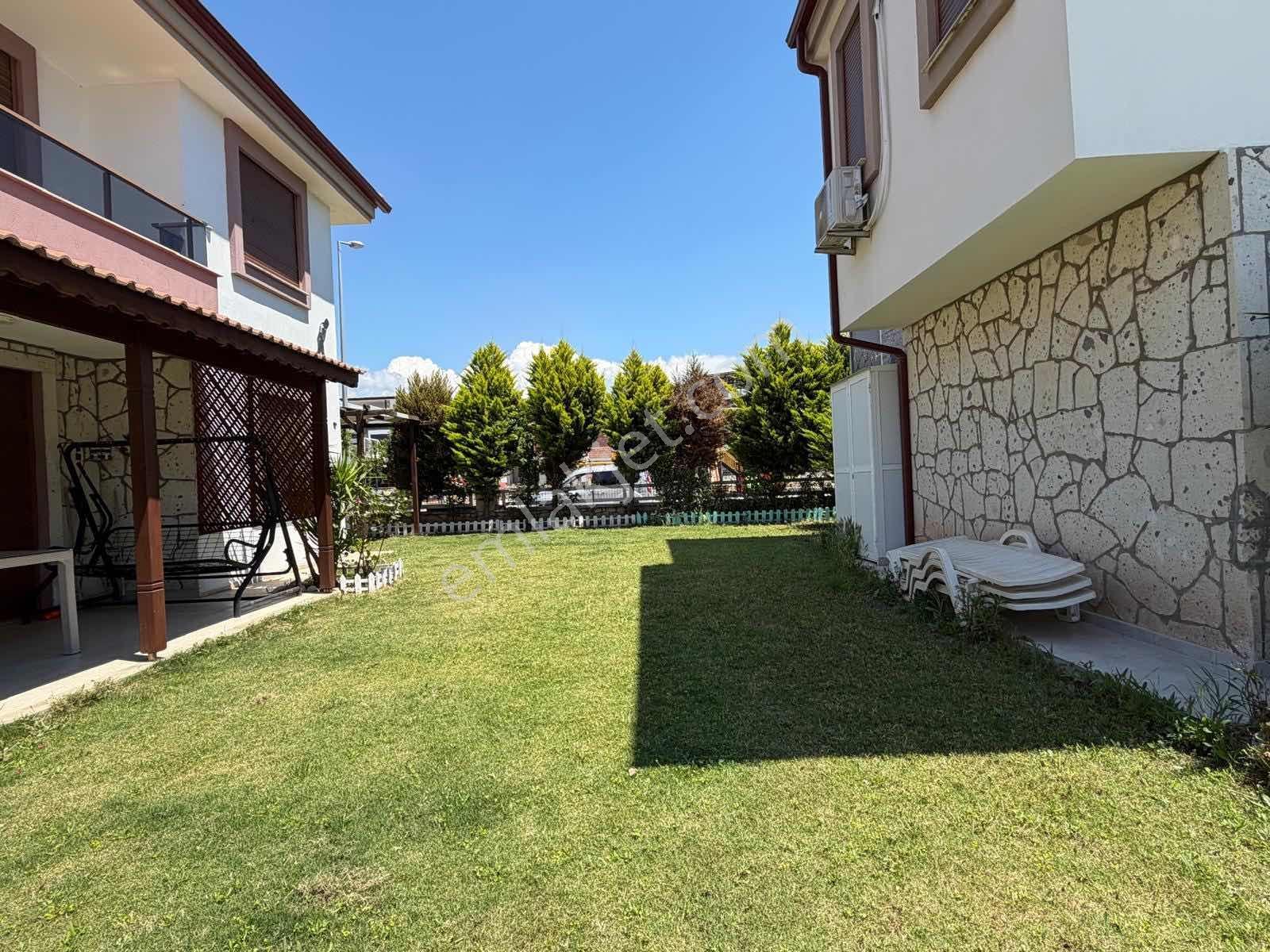 Seferihisar Cumhuriyet Mahallesinde Havuzlu 3+1 Villa — fotoğraf 8