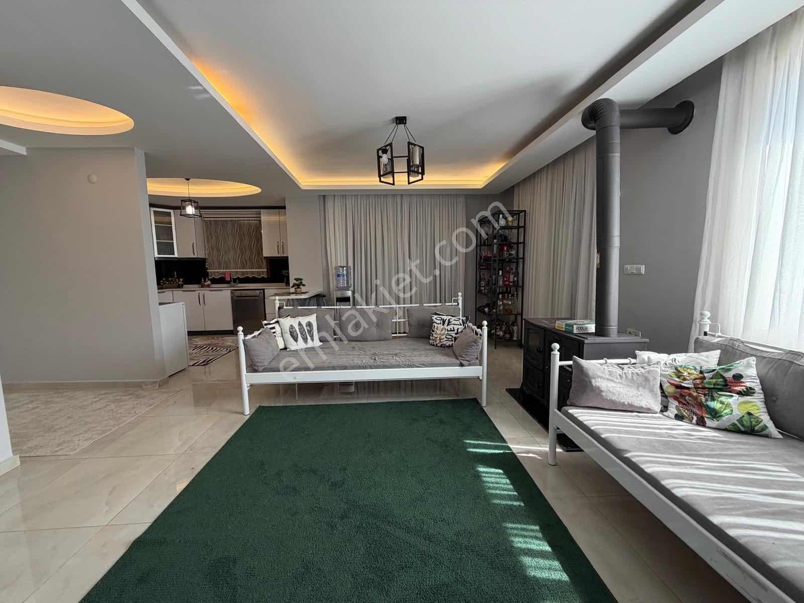 Seferihisar Cumhuriyet Mahallesinde Havuzlu 3+1 Villa — fotoğraf 12