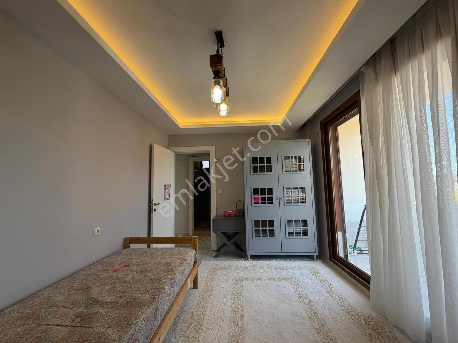 Seferihisar Cumhuriyet Mahallesinde Havuzlu 3+1 Villa — fotoğraf 20