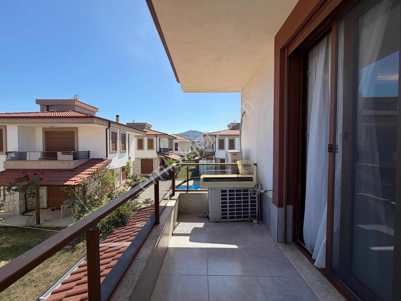Seferihisar Cumhuriyet Mahallesinde Havuzlu 3+1 Villa — fotoğraf 21