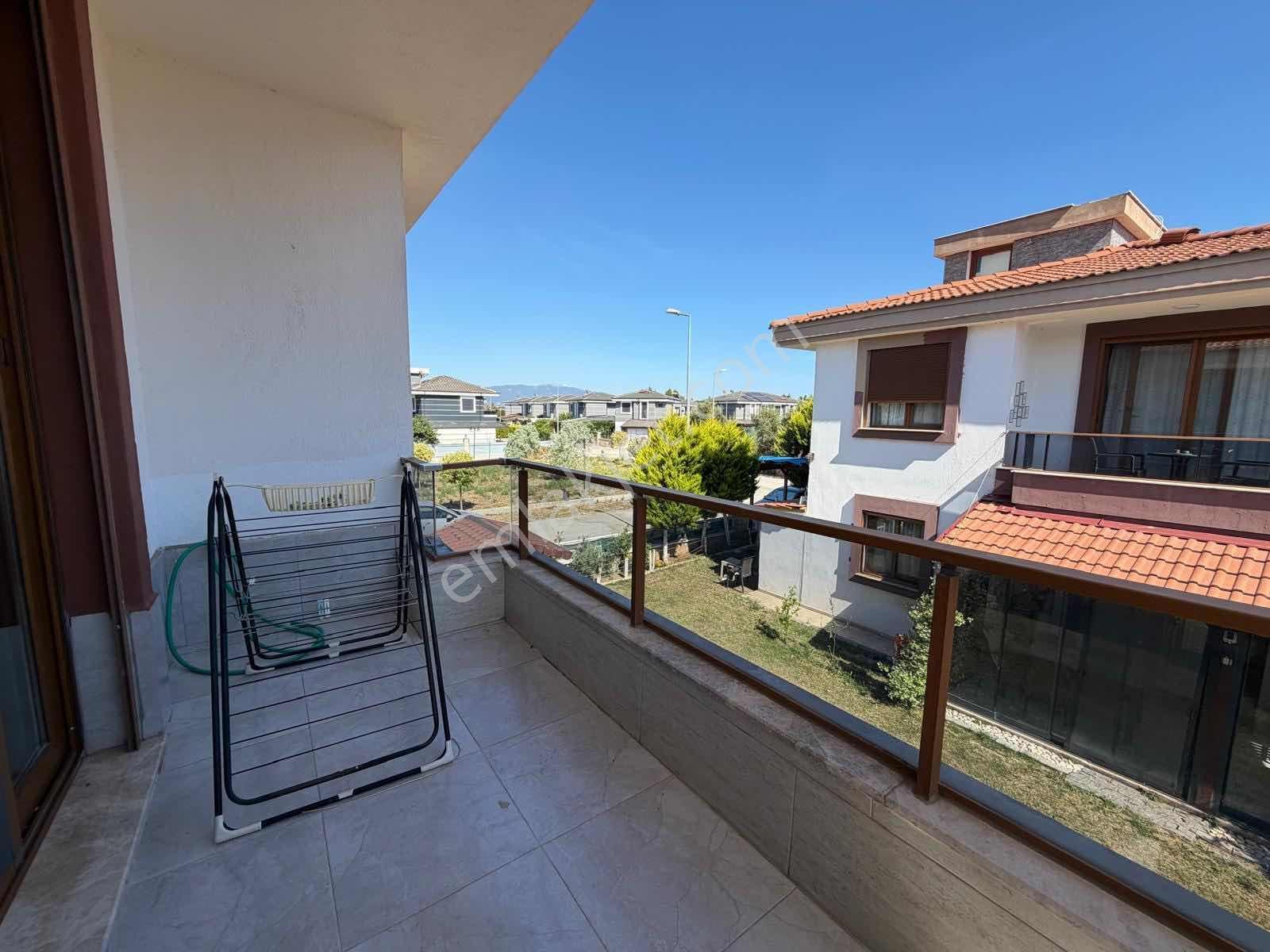 Seferihisar Cumhuriyet Mahallesinde Havuzlu 3+1 Villa — fotoğraf 23
